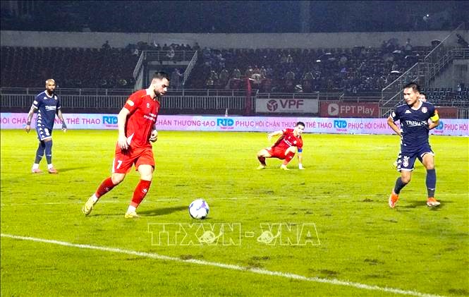 Vòng 11 V-League 2025 – 2026: Rực lửa sân Thống Nhất