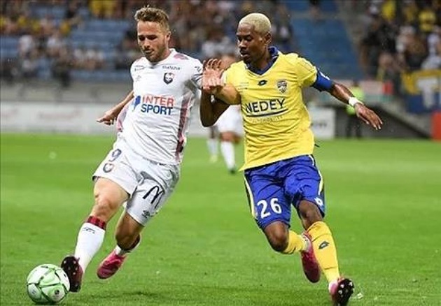 3 đại gia vung 16 tỷ mua sao Việt kiều; Thần đồng Man Utd có thể thi đấu cho ĐT ĐNÁ