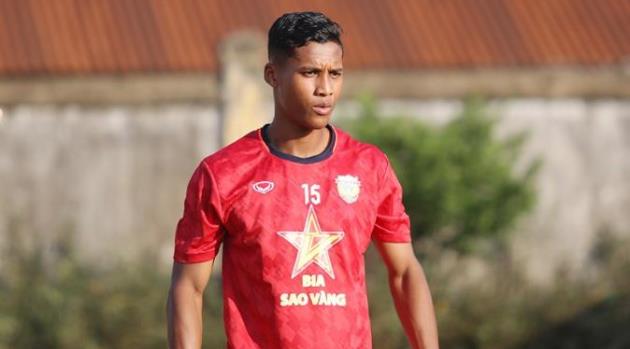 Adou Minh sắp gia nhập CAHN, củng cố hàng thủ cho mùa giải mới