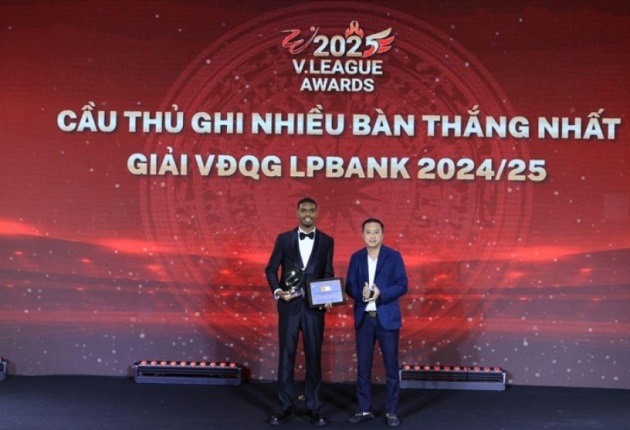 Alan Grafite lập hat-trick danh hiệu, tái lập thành tích của Xuân Son