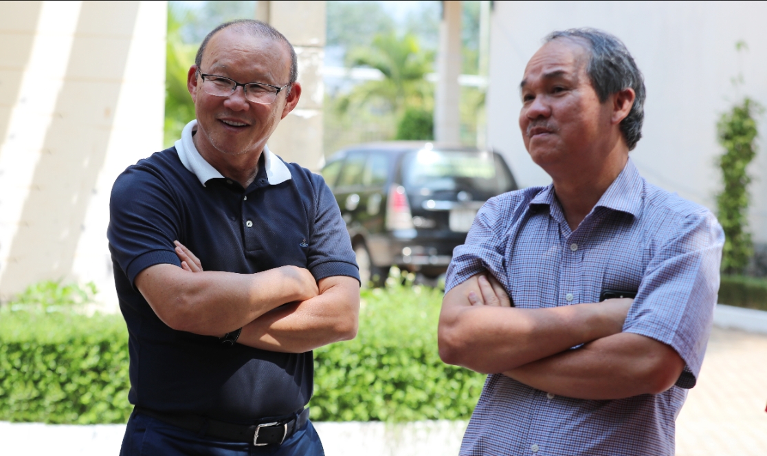 Bầu Đức và HLV Park dự khán, trận HAGL – Đà Nẵng căng thẳng vì trọng tài