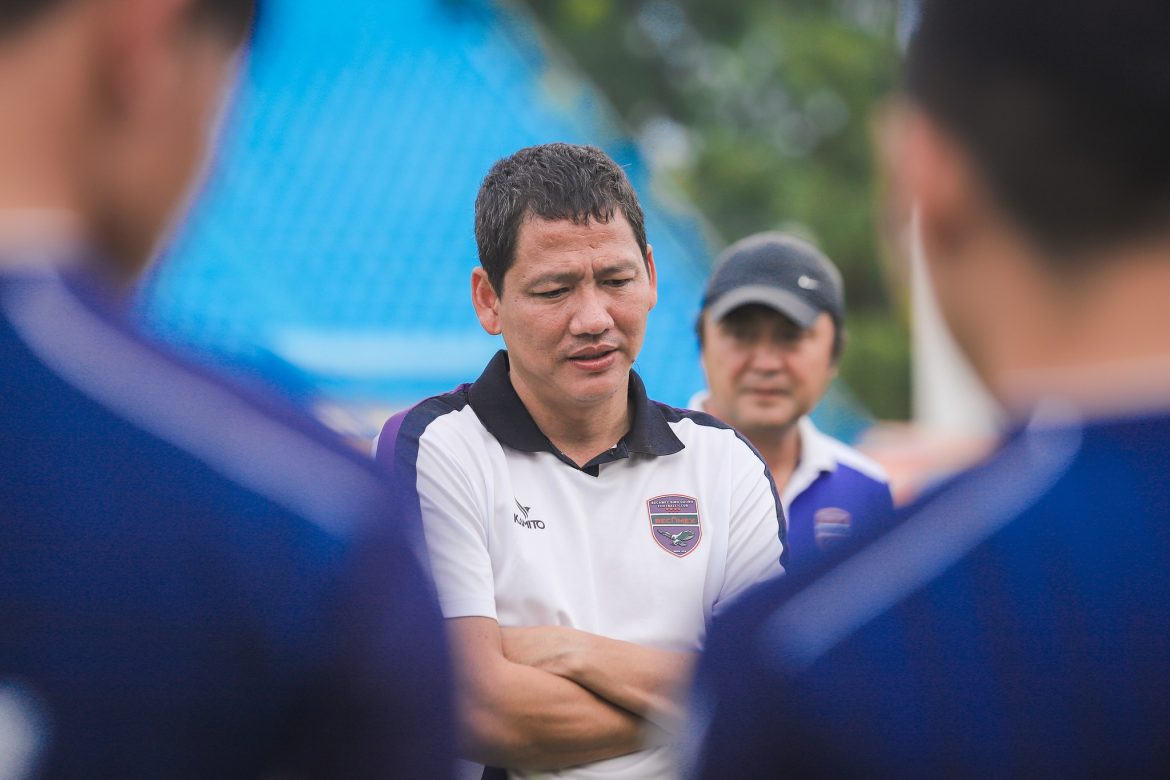 Bình Dương thua CAHN, HLV Anh Đức đối diện sức ép từ CĐV