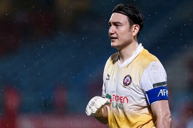 Bom tấn Văn Lâm chuẩn bị kích nổ