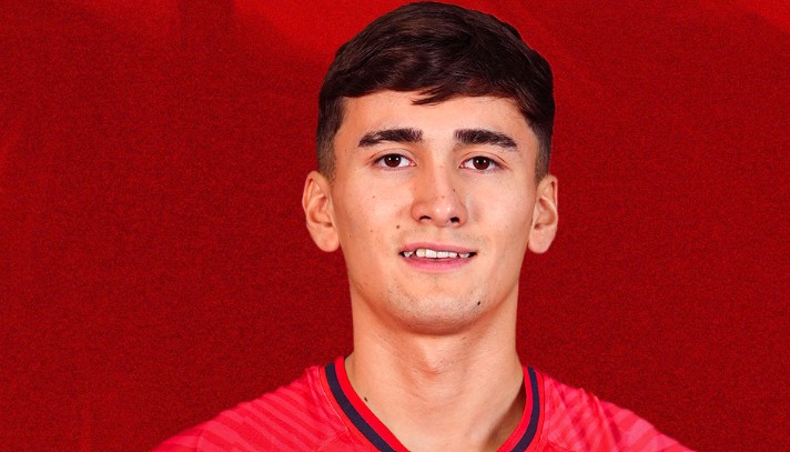 Brandon Lý – Hậu vệ từng khoác áo Burnley muốn đầu quân cho tuyển Việt Nam