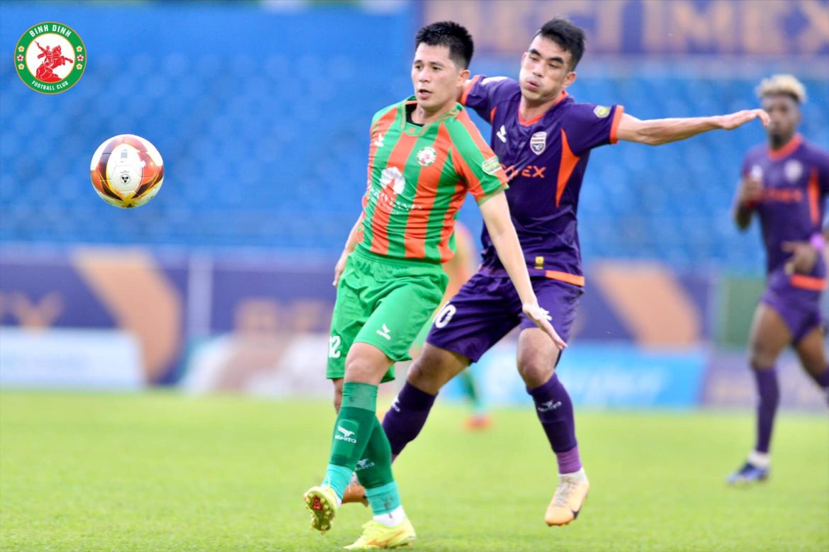CAHN cạnh tranh Nam Định, ‘hút máu’ Á quân V-League