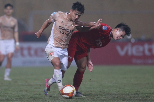 CAHN chi tiền tỷ, giữ chân 2 trụ cột?