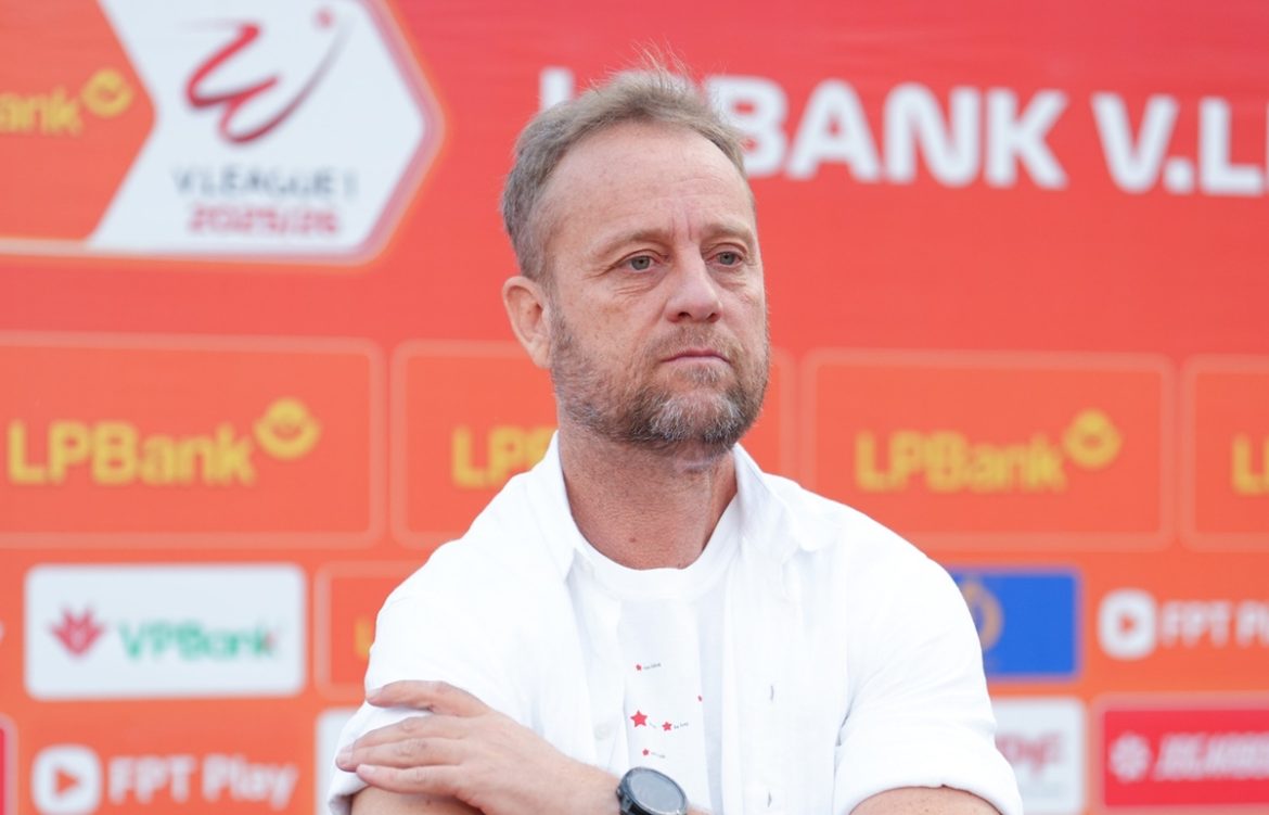 CAHN đè bẹp Hà Nội FC 4-2: HLV Polking vẫn chưa hài lòng, Makoto đối mặt áp lực lớn