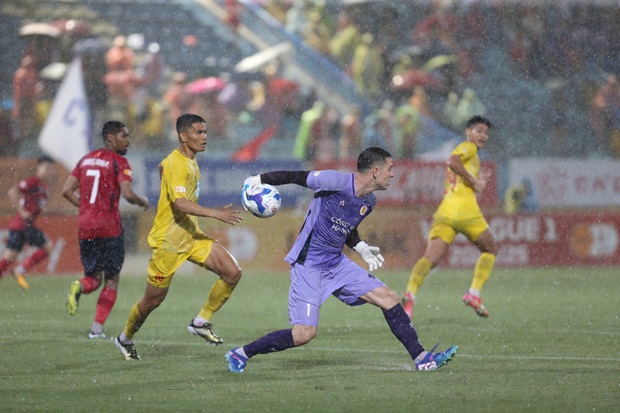 CAHN thua đau Thanh Hóa, HLV Polking chỉ ra nguyên nhân