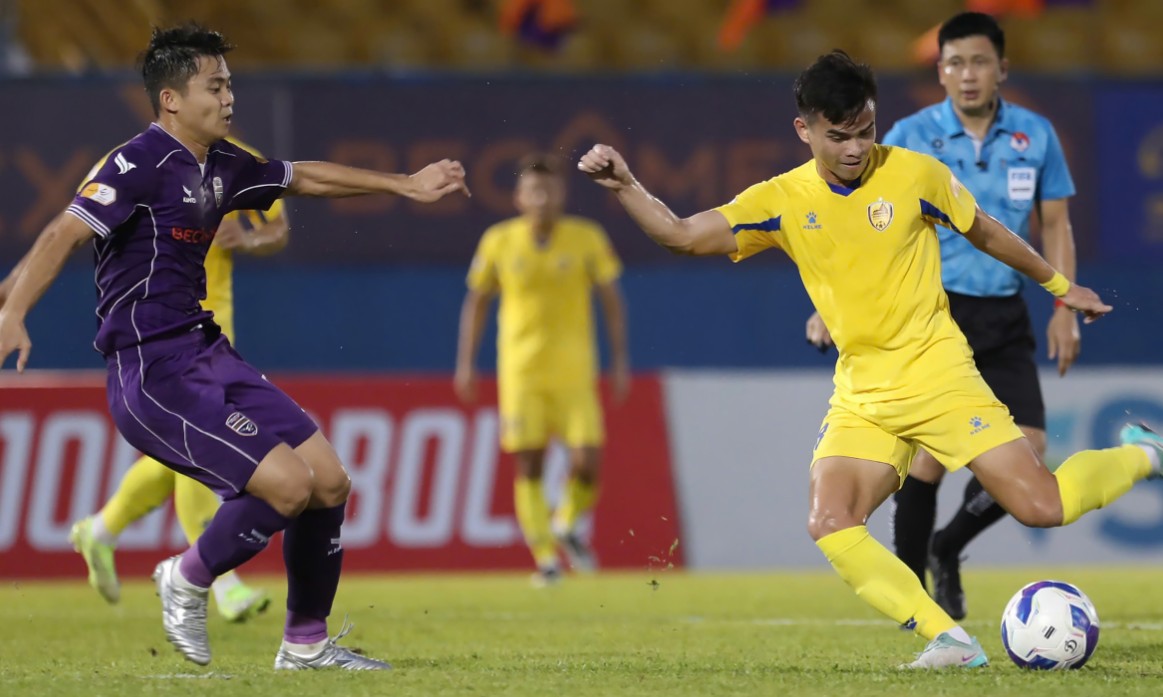 CĐV Bình Dương nhìn nhận tình hình thực tế sau trận hòa Quảng Nam