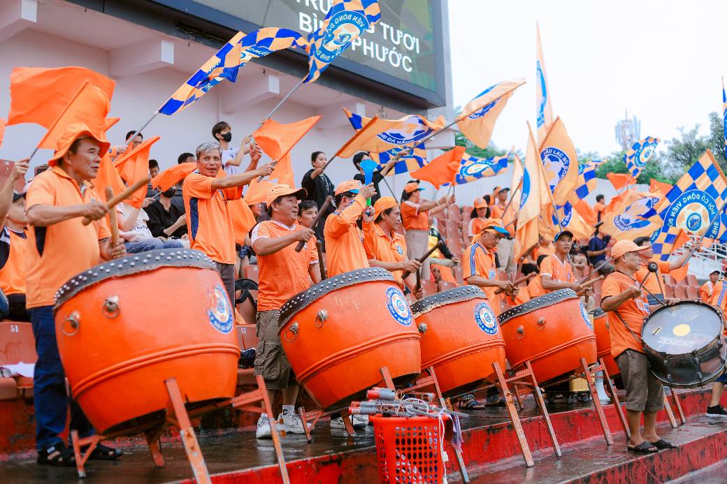 CĐV Đà Nẵng ngất ngây với chiến tích trụ hạng V-League