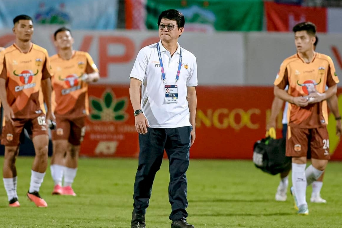 Chia tay Kiatisuk Senamuang, CAHN bổ nhiệm HLV Vũ Tiến Thành?