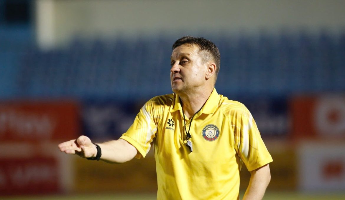 Chơi thiếu người, Thanh Hóa gục ngã trước CLB TPHCM