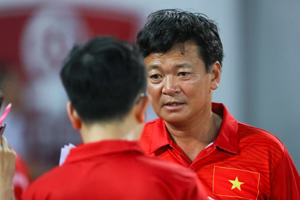 Chủ tịch CLB Hải Phòng: “VAR chưa đáp ứng đầy đủ thì đừng làm”