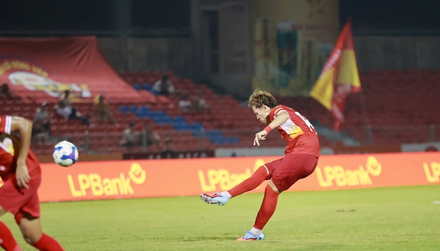 Chuỗi phong độ đỉnh cao của Viktor Lê: Ghi bàn ở U23, kiến tạo ở CLB