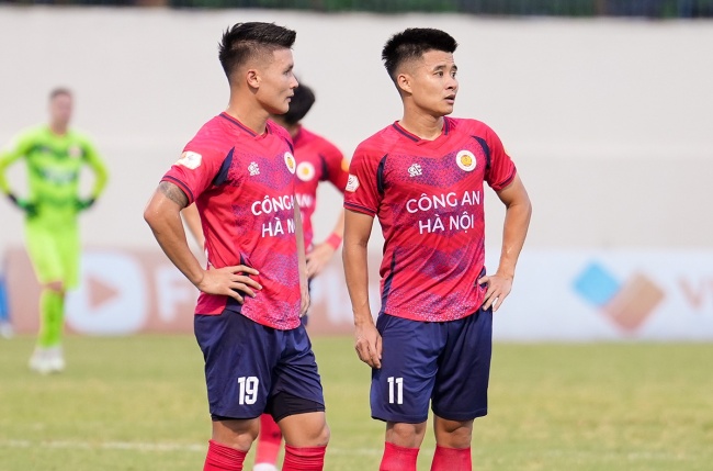 Công an Hà Nội và Thể Công Viettel cạnh tranh gay gắt cho vị trí thứ 3 V.League