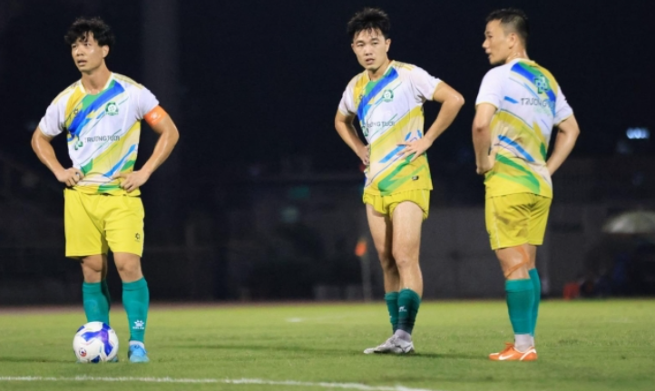 Công Phượng liên tục ghi bàn