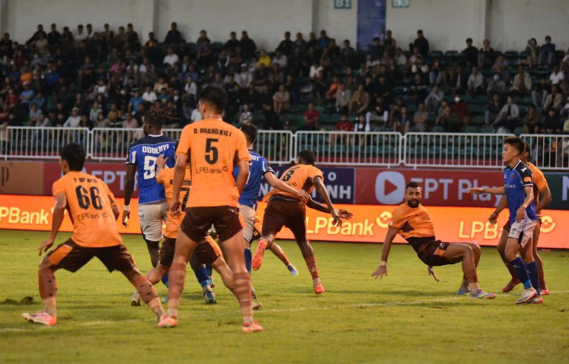 Cuộc đua trụ hạng V-League: HAGL phải cạnh tranh với những ai?