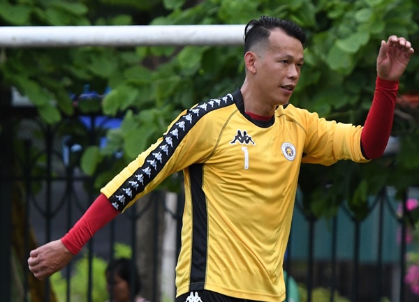 Cựu tuyển thủ Việt Nam chia tay Hà Nội FC