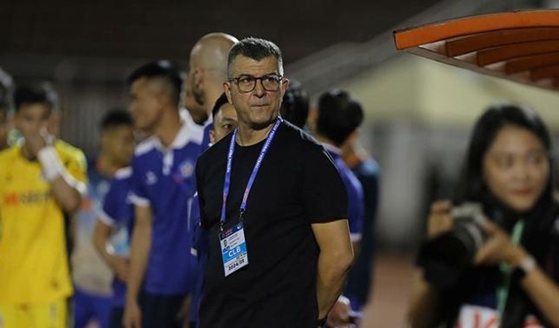 Đà Nẵng mập mờ ghế huấn luyện viên trưởng