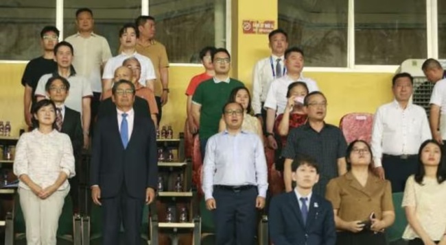 Đại sứ Nhật Bản xuất hiện trên khán đài trận CAHN vs Hà Nội