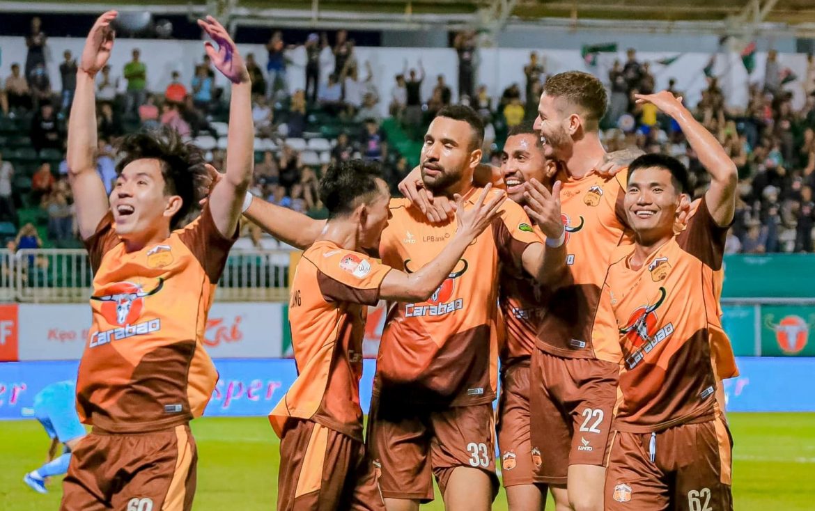 Để HAGL cầm chân, HLV Nam Định lo lắng 1 điều