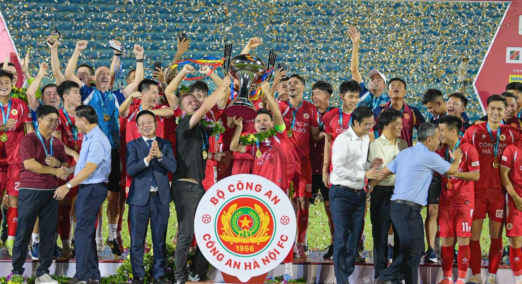 Điểm tin bóng đá Việt Nam 10/8: CAHN đăng quang Siêu Cúp Quốc gia, HAGL gây thất vọng tại Thái Lan