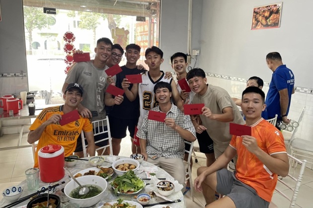 Điểm tin bóng đá Việt Nam 26/1: Công Phượng lì xì cho các đồng đội; Malaysia tăng cường nhập tịch để đấu ĐT Việt Nam