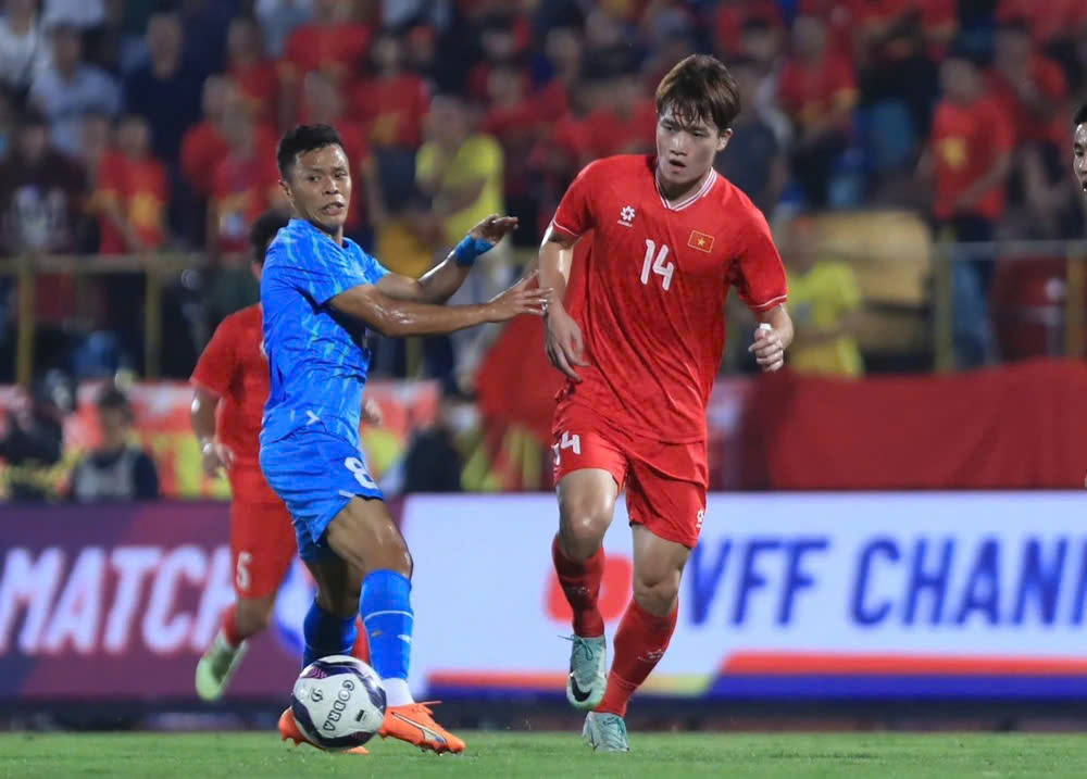 Điểm tin bóng đá Việt Nam 30/10: Hoàng Đức, Văn Lâm bị chê; Diễn biến vụ HAGL và Martin Dzilah