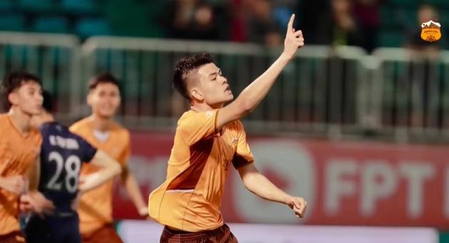 Đinh Quang Kiệt xúc động với bàn thắng đầu tiên tại V.League