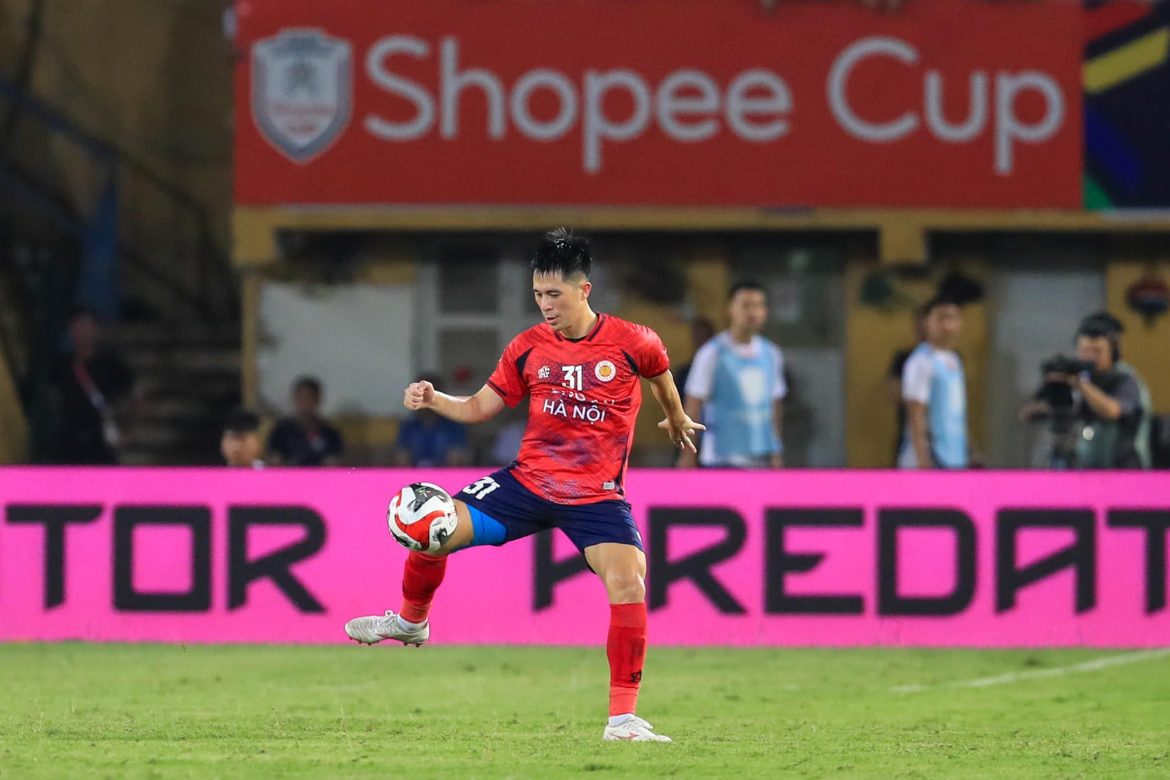 Đình Trọng chia sẻ cảm xúc lẫn lộn sau chiến thắng trước Bình Định