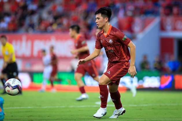 Đình Trọng chốt bến đỗ mới; HLV Popov ra quyết định tương lai; Hà Nội chia tay thuyền trưởng Nhật Bản