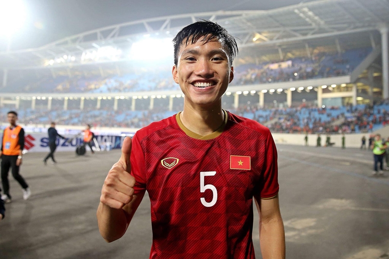 Đoàn Văn Hậu tái xuất phòng gym, Trọng Hoàng gửi lời nhắn khiến fan rưng rưng