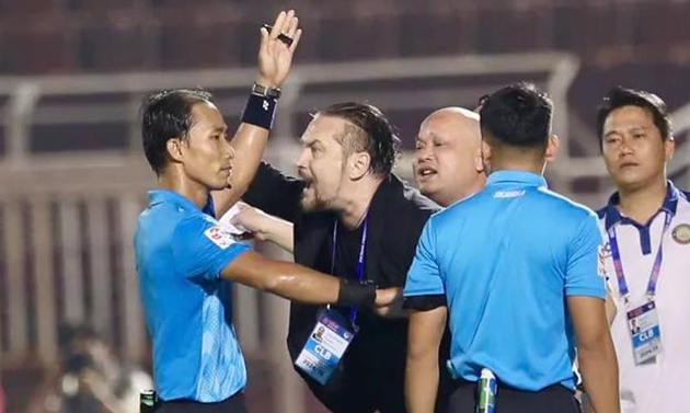 Đông Á Thanh Hóa yêu cầu trọng tài V-League xin lỗi