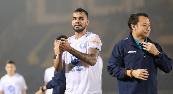 Đóng thế Xuân Son, Brenner gây bất ngờ với phong độ xuất sắc