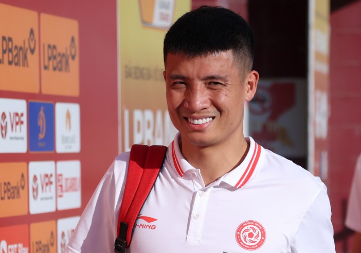 Hà Nội FC nhắm chiêu mộ Bùi Tiến Dũng từ Thể Công Viettel