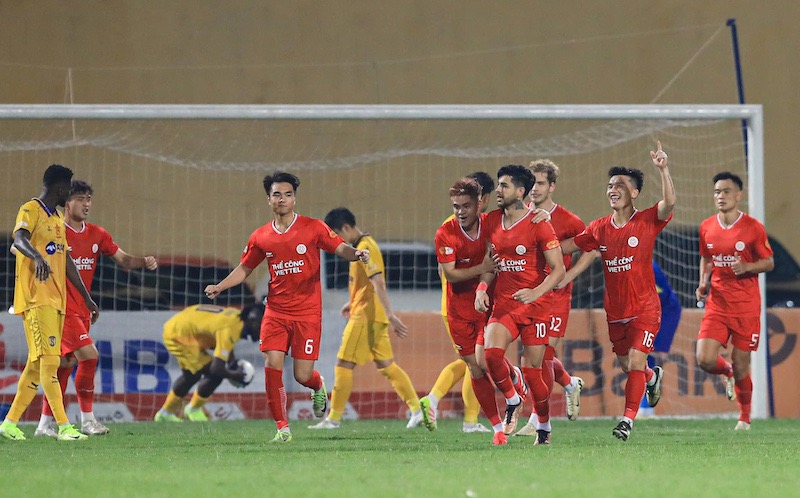 Hạ SLNA, Viettel trở lại cuộc đua vô địch