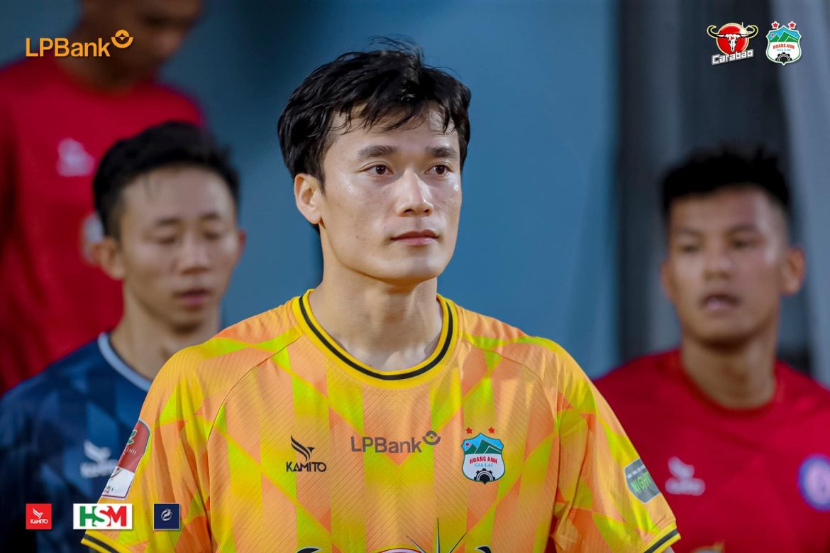 HAGL chia điểm, HLV lên tiếng về Bùi Tiến Dũng