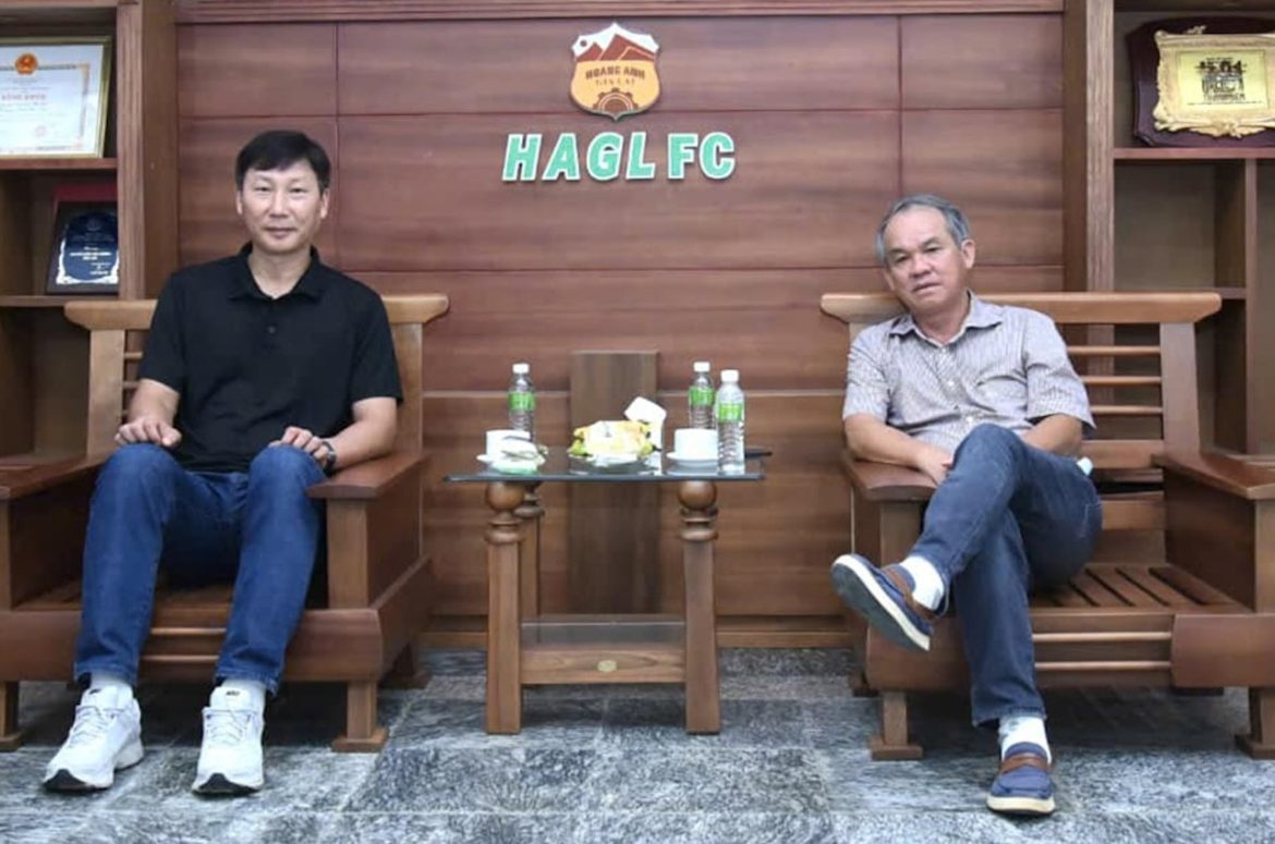 HAGL hòa Nam Định, bầu Đức có hình ảnh gây xúc động