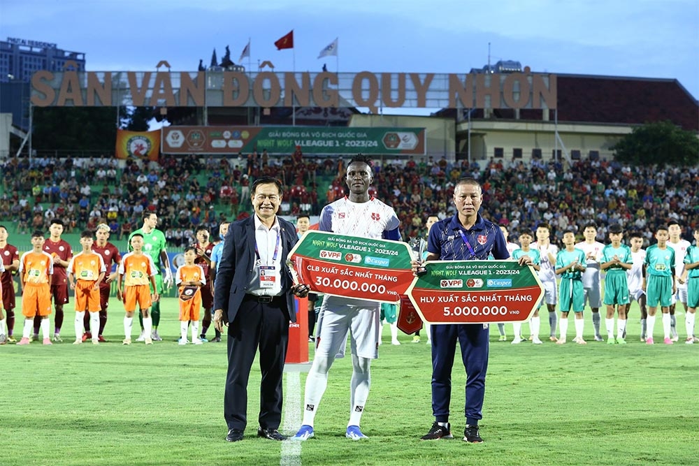 Hải Phòng nhận cú đúp giải thưởng, HAGL đón tin vui trước trận Hà Tĩnh