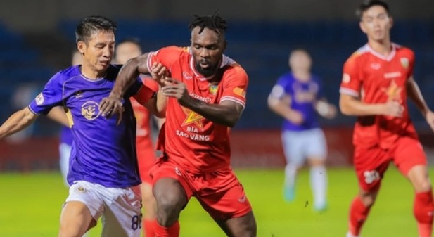 Harry Kewell: “Vấn đề của Hà Nội FC không phải thời tiết, mà là dứt điểm”