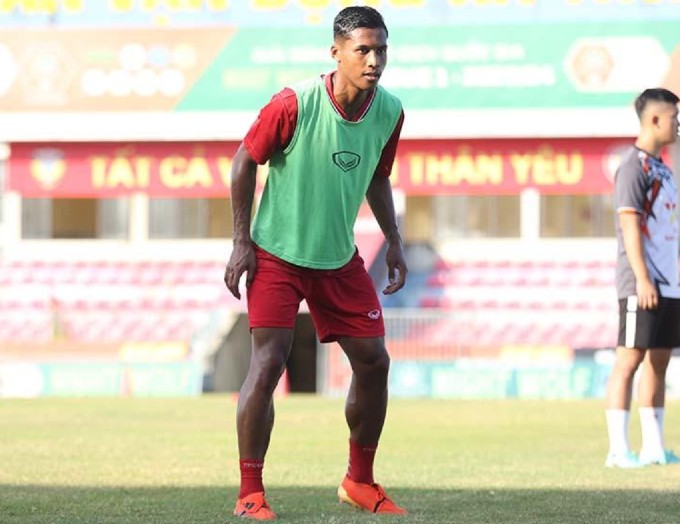 Hậu vệ Việt kiều Pháp gia nhập CLB V-League