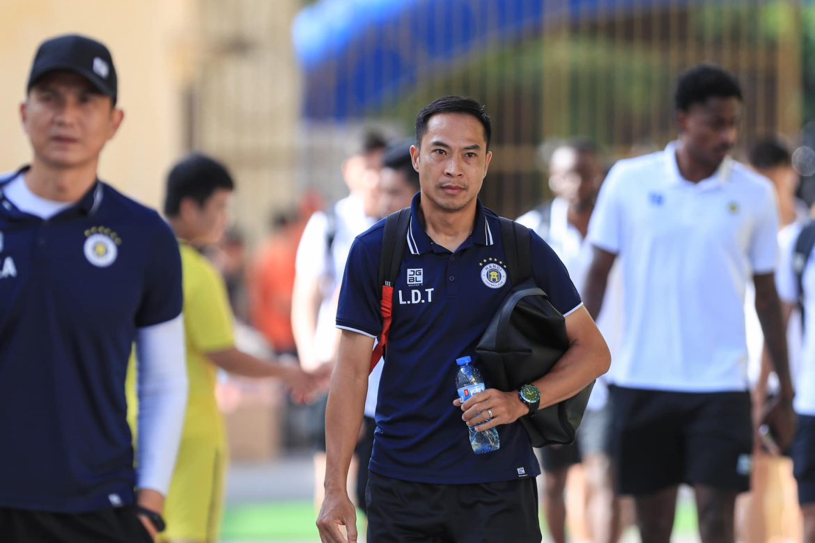 Hé lộ tân thuyền trưởng của Hà Nội FC