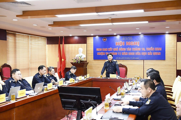 Hết tháng 10/2025, Hải quan thu ngân sách được 379.816 tỷ đồng, bằng 92,4% dự toán
