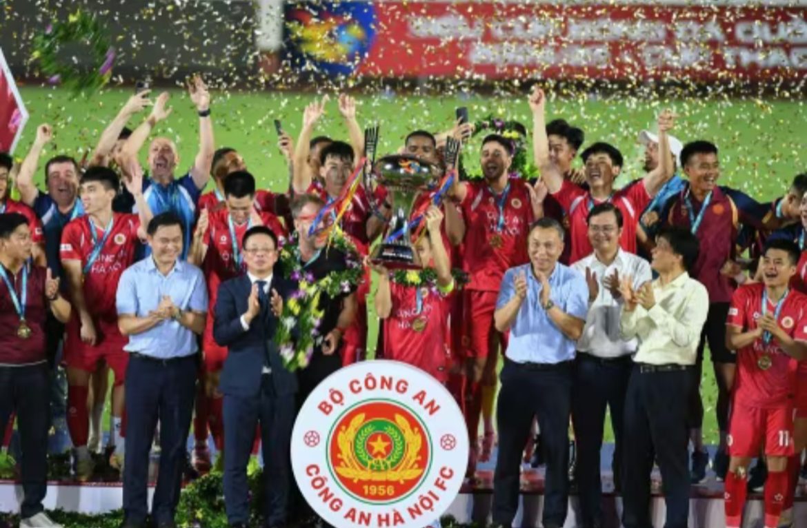 HLV Calisto: ‘Tôi rất ấn tượng với CLB Công an Hà Nội’