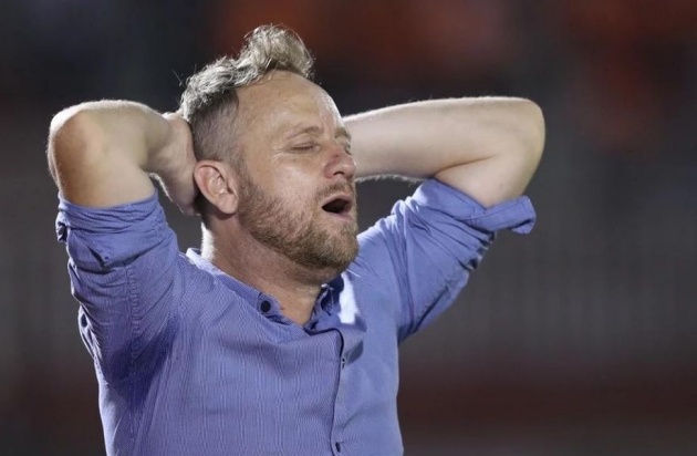 HLV Mano Polking chia tay CLB CAHN?