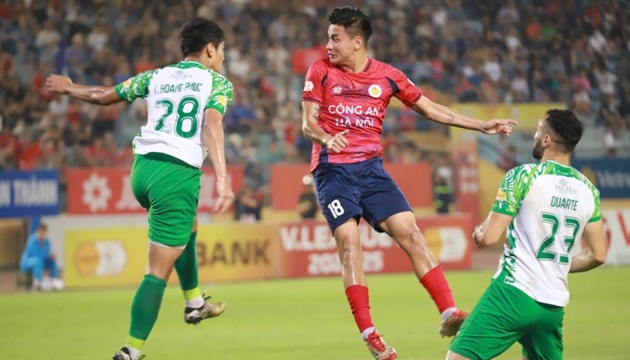 HLV Polking buồn bã sau trận hòa thất vọng của CAHN