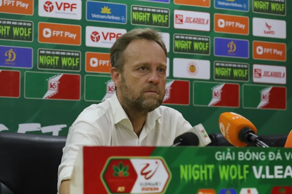 HLV Polking lên tiếng về chức vô địch của Nam Định