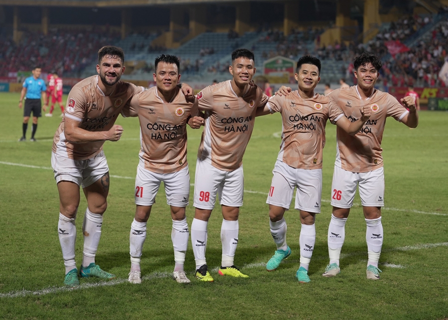 HLV Polking: Tôi tự hào về Quang Hải