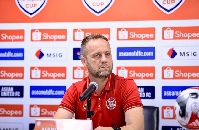 HLV Polking xác nhận, 3 cầu thủ CAHN vắng mặt trận gặp Cebu