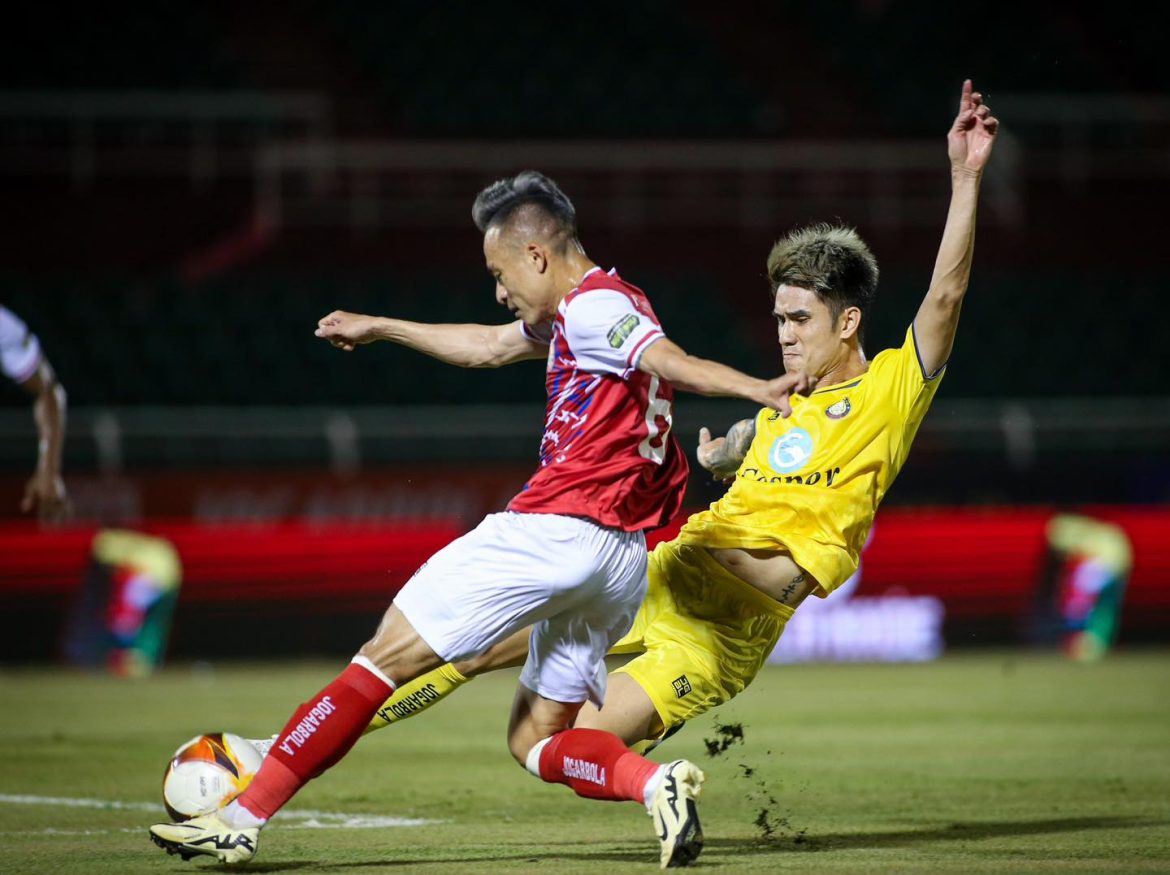 HLV TP.HCM lên tiếng về cuộc đua trụ hạng V-League